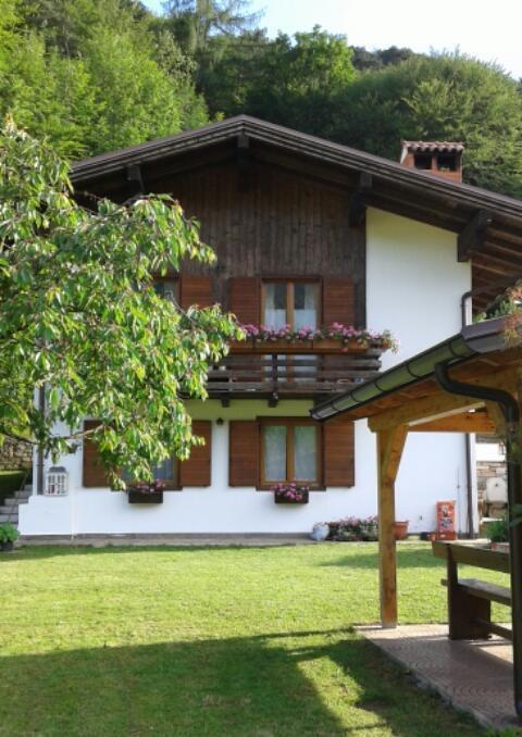 Chalet Monica โมลินา ดิ เลโดร ภายนอก รูปภาพ